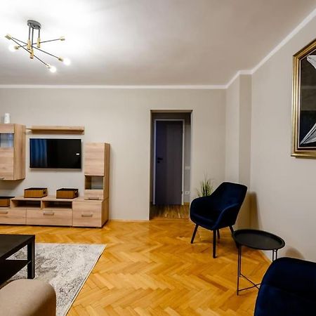 Apartamento Smiling Heaven Bucarest Exterior foto