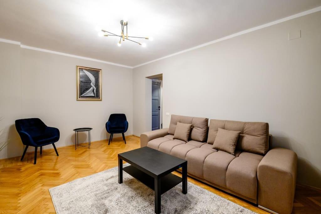 Apartamento Smiling Heaven Bucarest Exterior foto